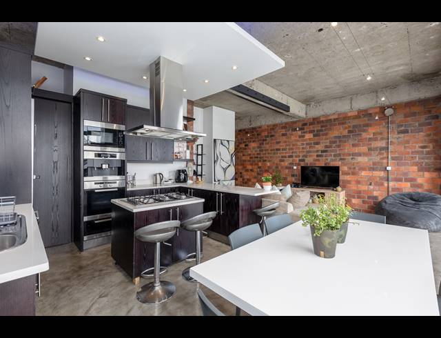 2 BEDROOM APARTMENT SOLD IN CAPE TOWN CITY CENTRE